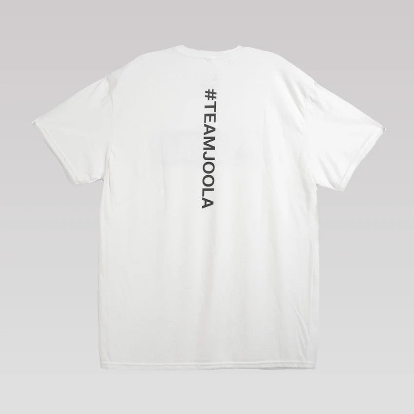 CAMISETA BLANCA CON LA MARCA DEL EQUIPO JOOLA